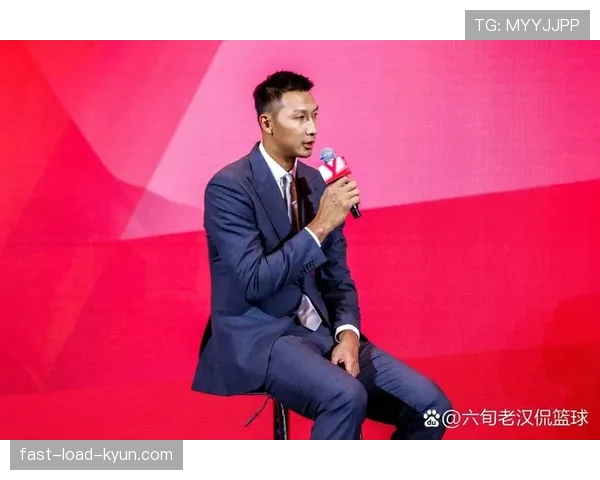 易建联家的厨房比球队训练场还豪华,这到底是篮球还是生活秀? 易建联家的厨房比球队训练场还豪华,这到底是篮球还是生活秀?